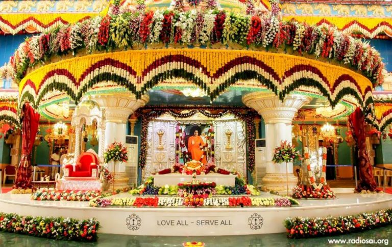 Sathya Sai Aradhana Mahotsavam  Easwaramma Day - Sri Sathya Sai 